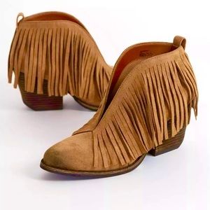 🍓Coconuts by Matisse Lambert Fringe Suede Ankle Boot In Saddle Heeled Size 8.5